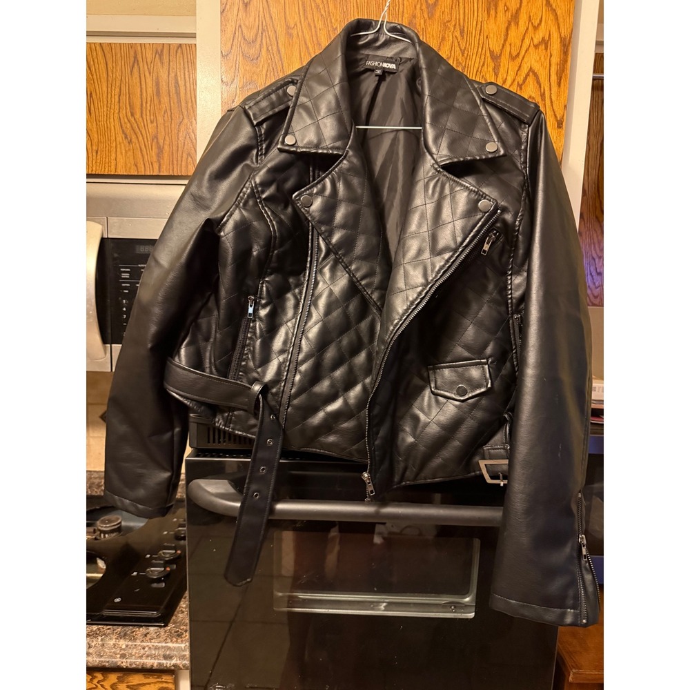 Fashion Nova Black Quilted Faux Leather Moto Biker Jacket Belted Size M